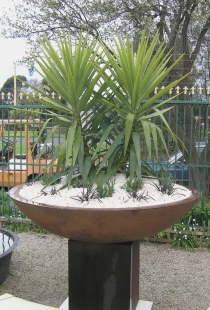 Large PIE Wok Bowl On GRE Pedestal 